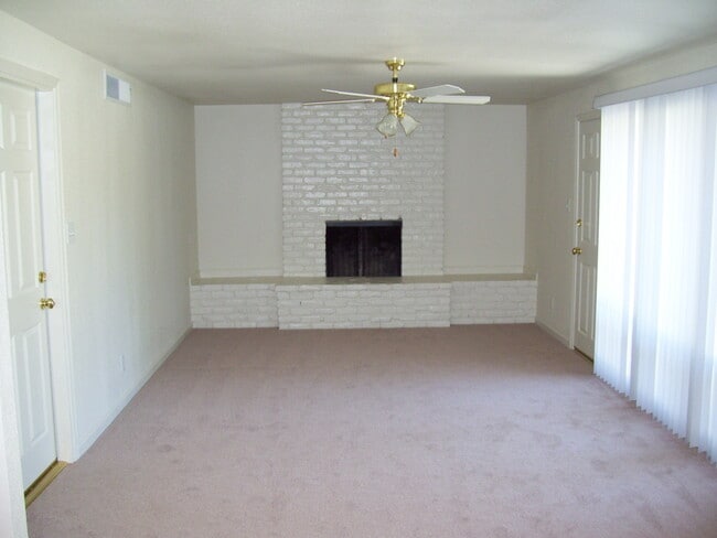 Building Photo - Recently remodeled home, excellent floor p...