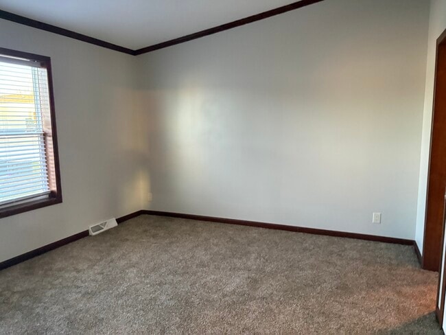 Foto del edificio - 2121 Four Seasons Dr