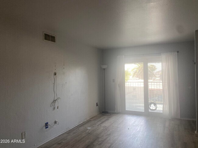 Foto del edificio - 16602 N 25th St