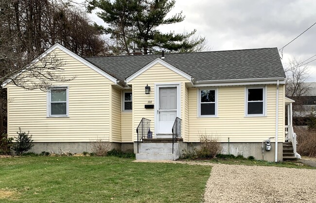 Building Photo - 100 Waller Rd