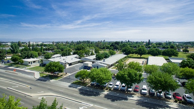 Building Photo - Peach Brook Apartments