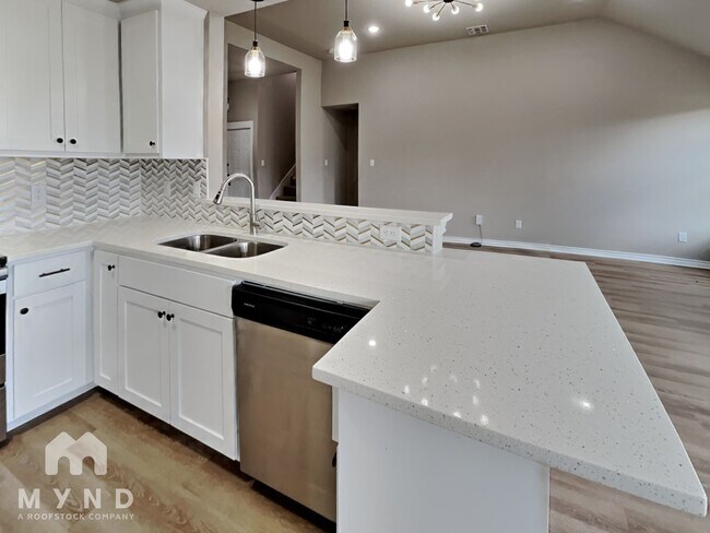 Foto del edificio - 5401 Ashworth Ct