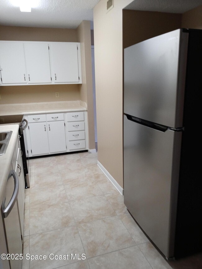 Building Photo - 3550 Sable Palm Ln