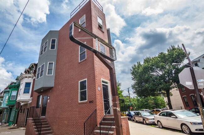 Foto del edificio - 3 br, 2 bath Triplex - 3842 LANCASTER AVE ...