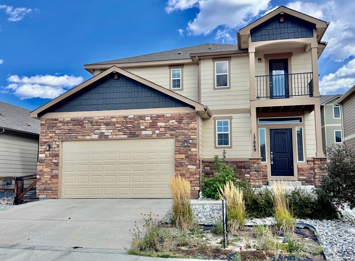 Primary Photo - Beautifully Maintained Woodmoor Home Featu...