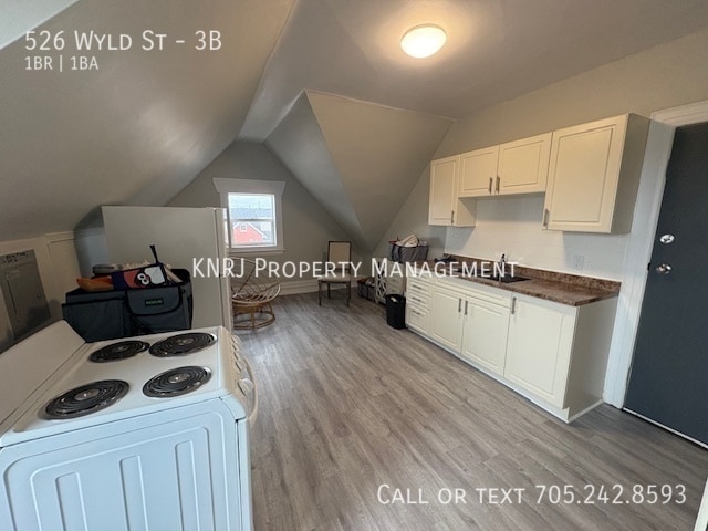 Building Photo - One Bedroom Apartment