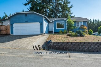 Building Photo - 1579 NW 9th Pl
