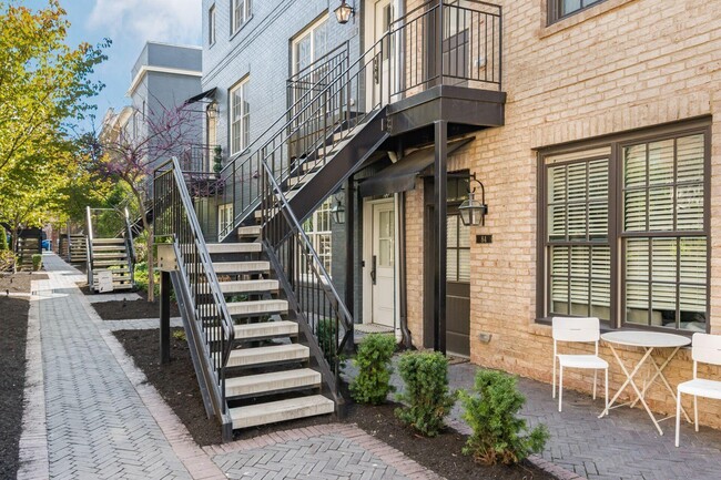 Building Photo - 90 Normandy Ave