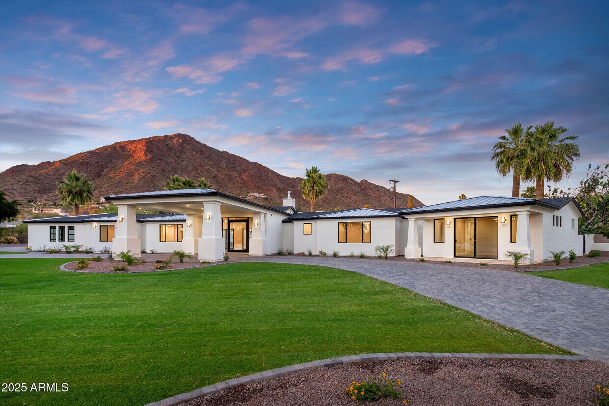 Foto principal - 4601 N Royal View Dr