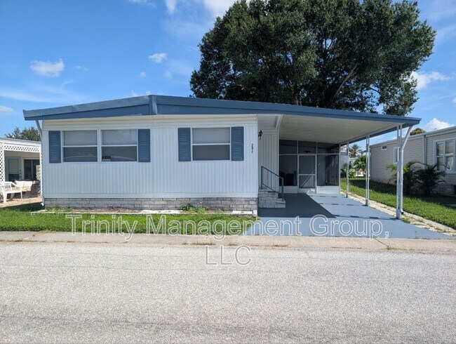 Foto del edificio - 207 Dolphin Dr N