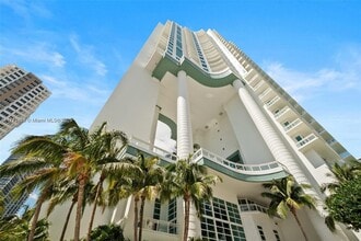 Building Photo - 900 Brickell Key Blvd