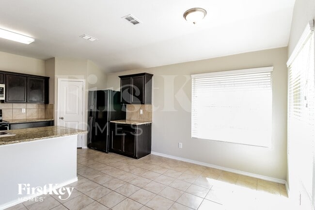 Foto del edificio - 303 Preakness Ln