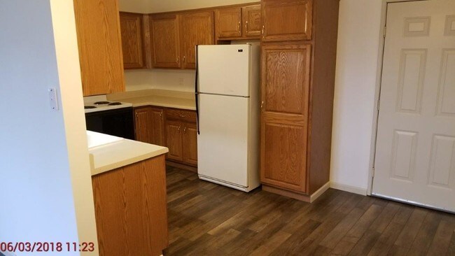 Building Photo - 4009 N Becker Dr