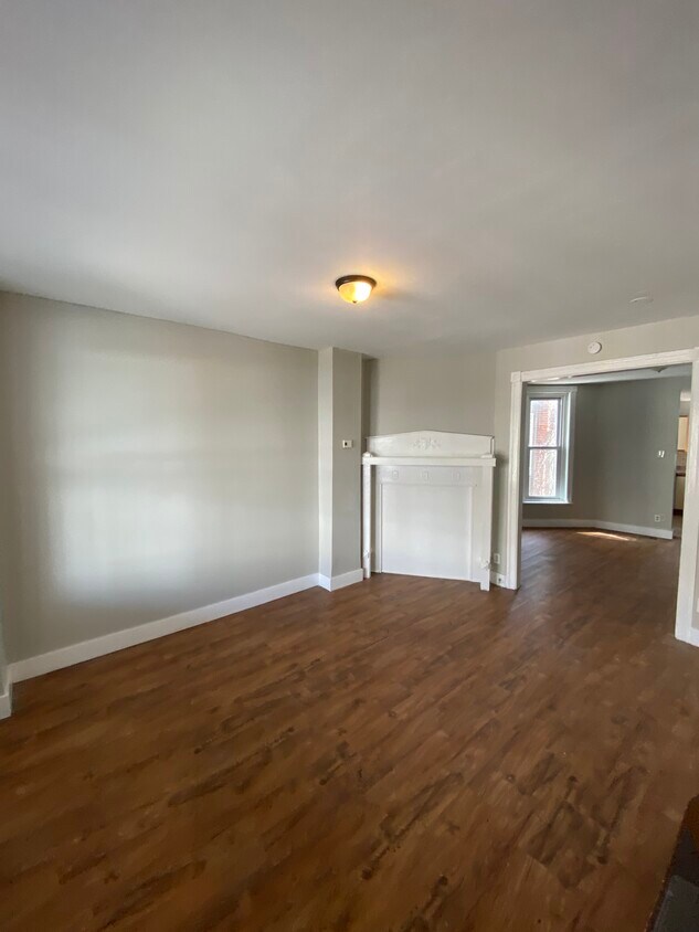 Primary Photo - 5532 Addison St