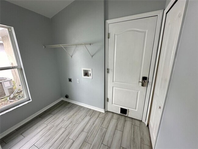 Building Photo - 2951 Hickory Grove Dr