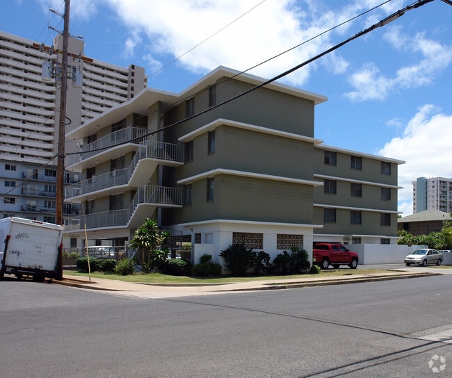 Building Photo - 2921 Winam Ave