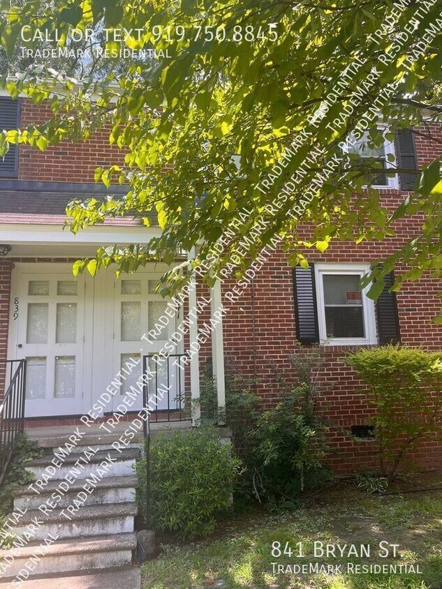 Foto principal - 841 Bryan St