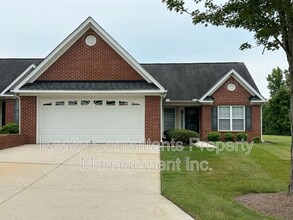 Building Photo - 2152 Rosemont Dr