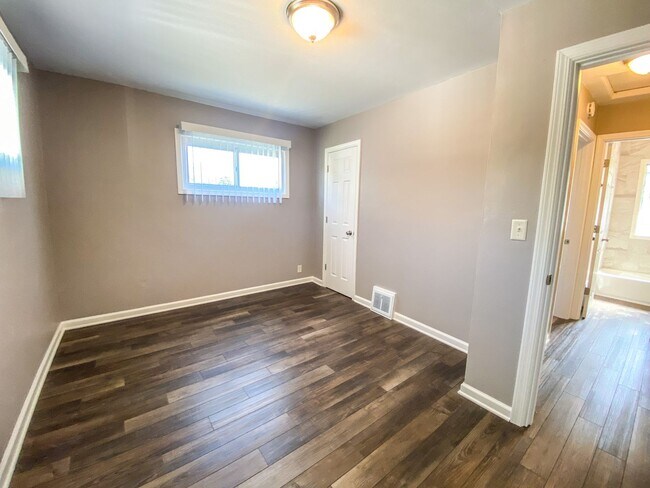 Foto del edificio - 5728-5730-5730 N 65th St