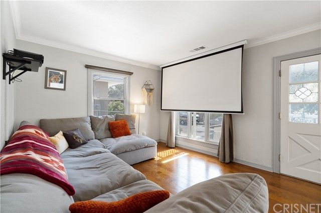 Foto del edificio - 10724 Nassau Ave