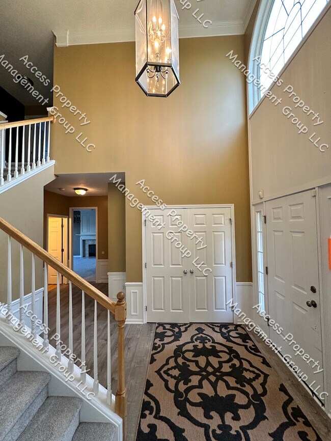 Building Photo - Crystal Springs 5 Bedroom Home on the Golf...