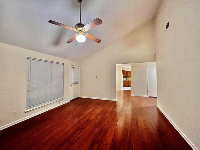 Building Photo - 3038 Sam Houston Dr