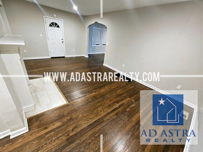 Foto del edificio - Beautiful 3 Bed 2 Bath Brick Home in KCMO!...