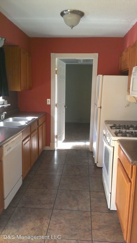 Building Photo - 3 br, 1.5 bath House - 801 N. Norman Avenue