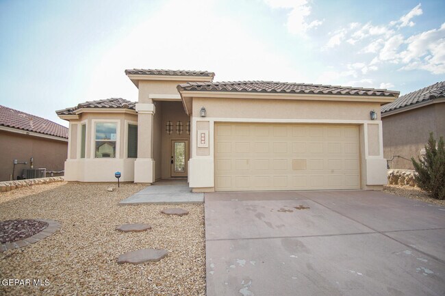 Foto del edificio - 323 Covington Ridge Way