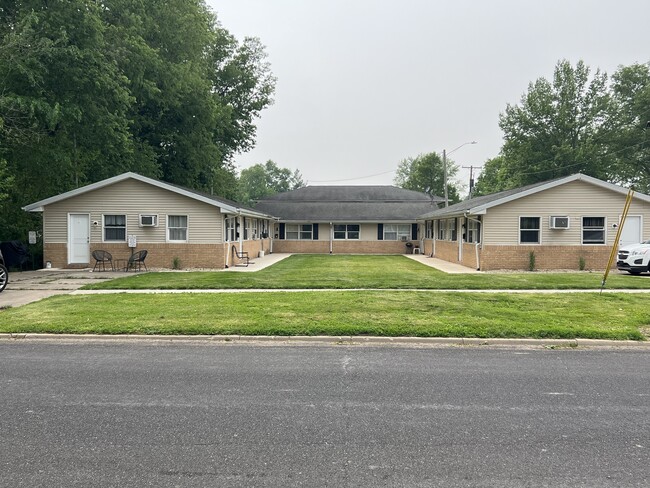 Building Photo - 500 S Darst St