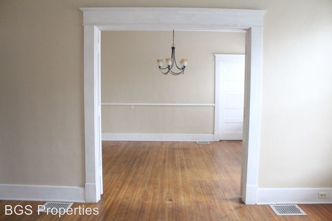 Building Photo - 3 br, 2 bath House - 628 Troy Ave