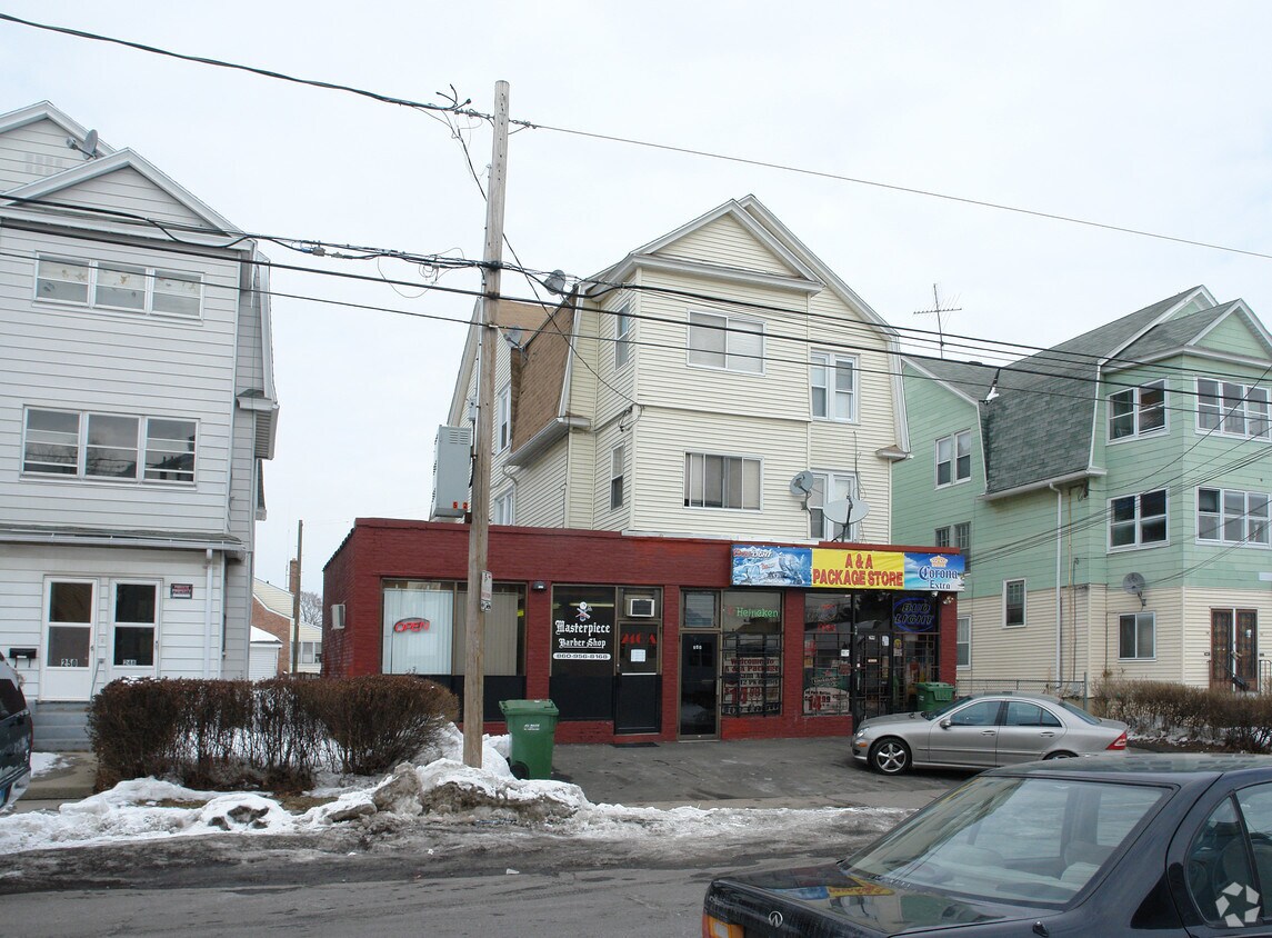 244246 South St, Hartford, CT 06114 Apartments in Hartford, CT