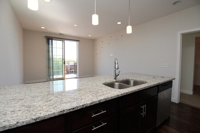 Building Photo - 4447 N Kedzie Ave