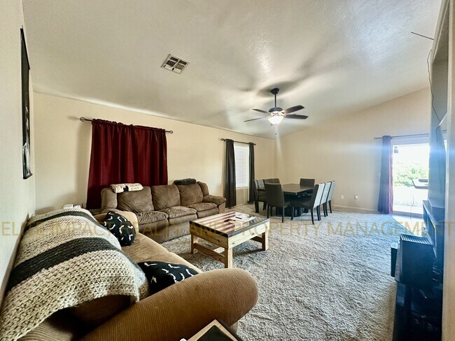 Foto del edificio - 7510 N Thornwood Rd