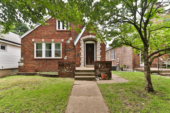 Foto del edificio - 5744 Lansdowne Ave
