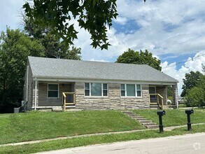 Building Photo - 387-389-389 Manhattan Dr