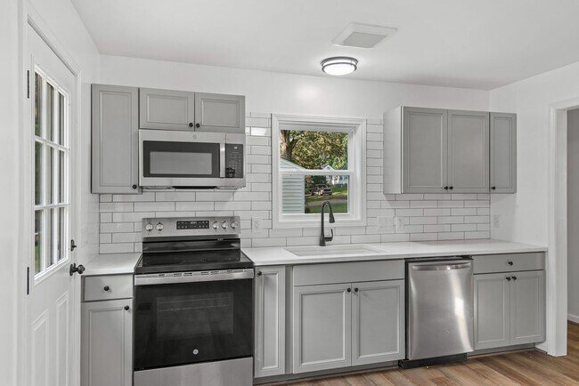 Building Photo - Gorgeous Home in Mebane!