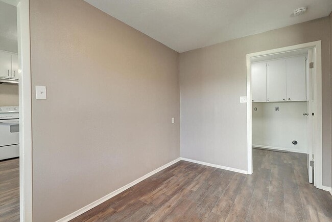 Foto del edificio - 10921 Shady Ln