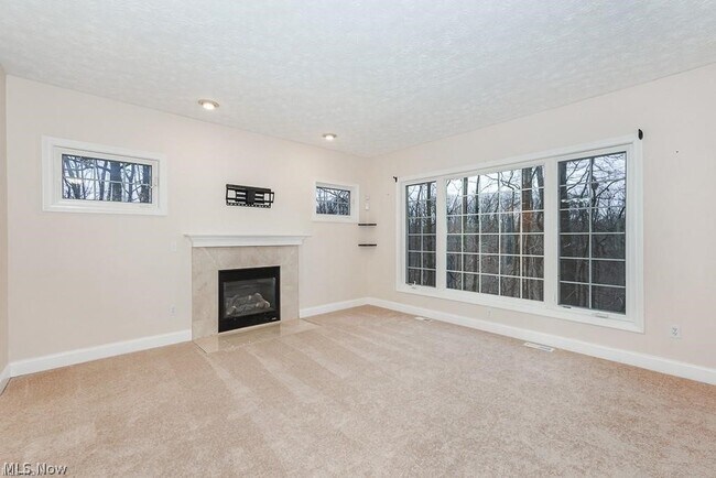 Foto del edificio - 3729 Edgehill Dr