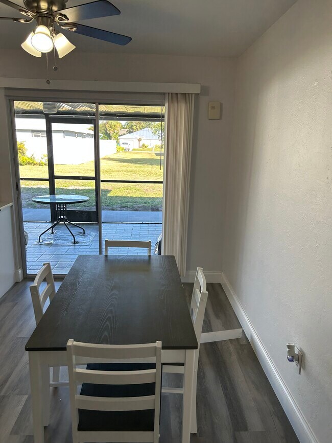 Foto del edificio - 413 NE 24th Pl