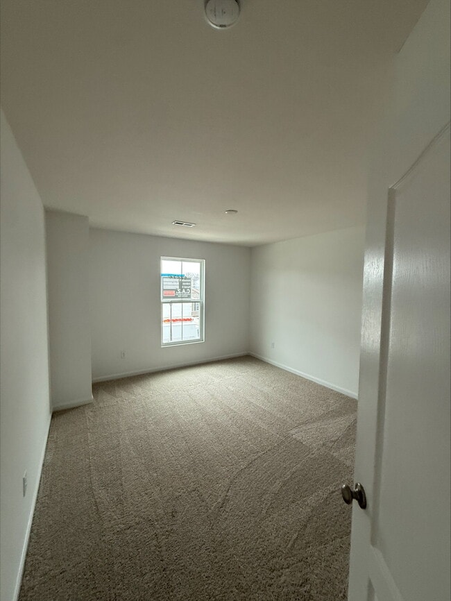 Building Photo - 3345 Sunbeam Pl