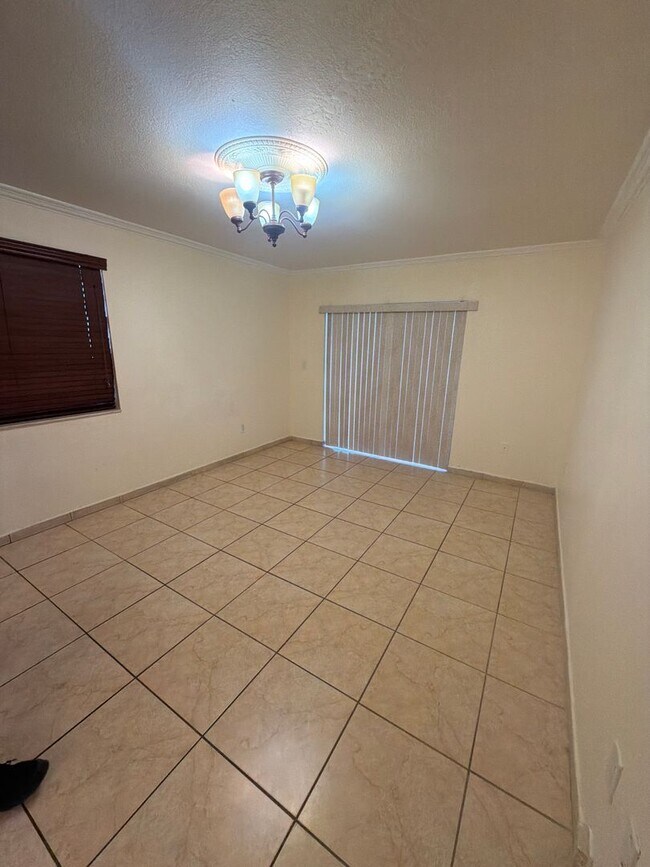 Foto del edificio - Cozy 2bd/2bath in the heart of Miami!