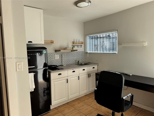 Building Photo - 621 NW 19th Ave