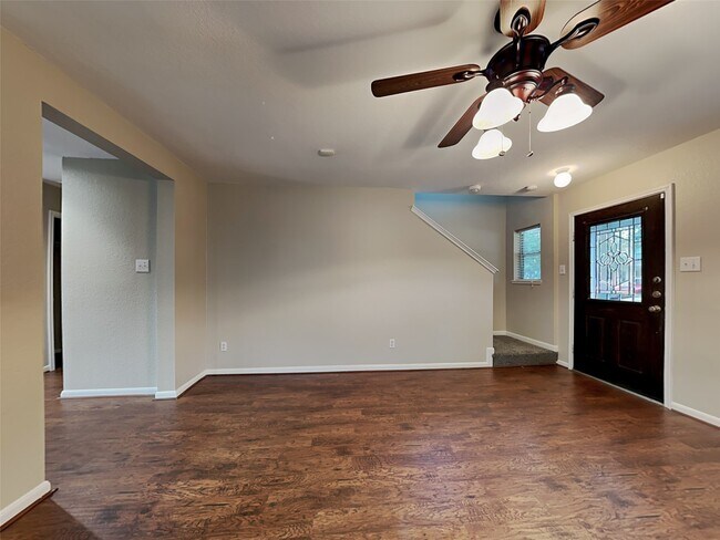 Foto del edificio - 11338 Log Cabin Ln