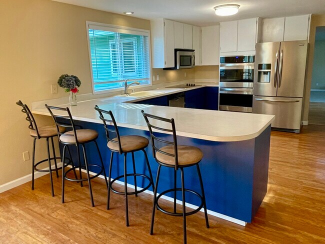 Foto del edificio - 1145 SW Leschi Dr