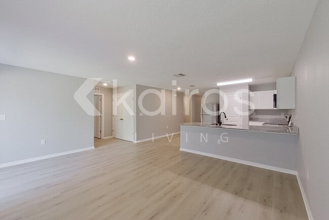 Foto del edificio - 8833 N Vienna Dr