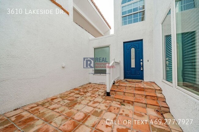 Building Photo - 3610 Lakeside Dr