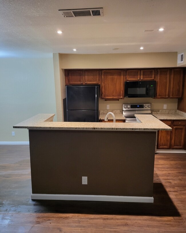 Photo - 2304 Balsam Dr Apartment