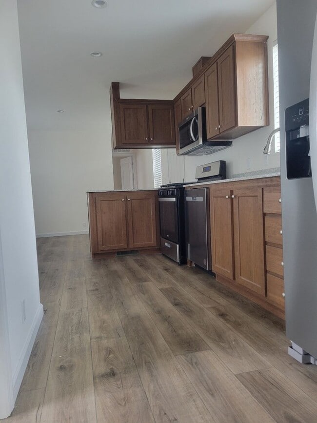 Building Photo - Available soon! 2 bed/2 bath Close to Downtown Lodi