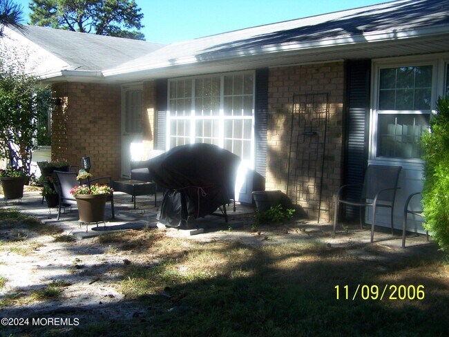 Building Photo - 33B Gramercy Ln